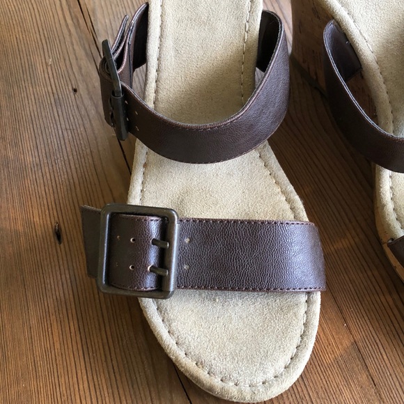 Brand new wedge heels - Picture 2 of 4